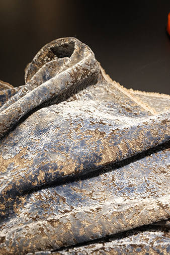 Luxuriöser Samtstoff mit Pflaumenblütenmuster, hochwertiges Heimtextil für Sofas und Vorhänge zur Heimdekoration